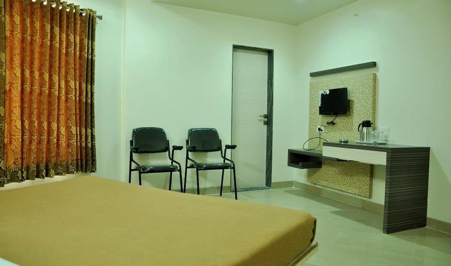 Sandesh Resort Wai Zewnętrze zdjęcie
