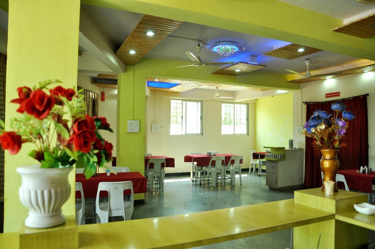 Sandesh Resort Wai Zewnętrze zdjęcie